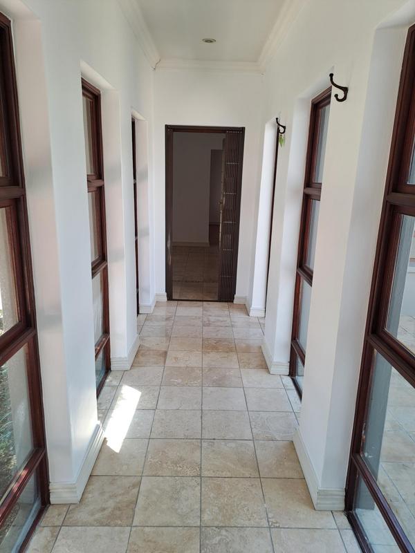 To Let 4 Bedroom Property for Rent in Emmarentia Gauteng