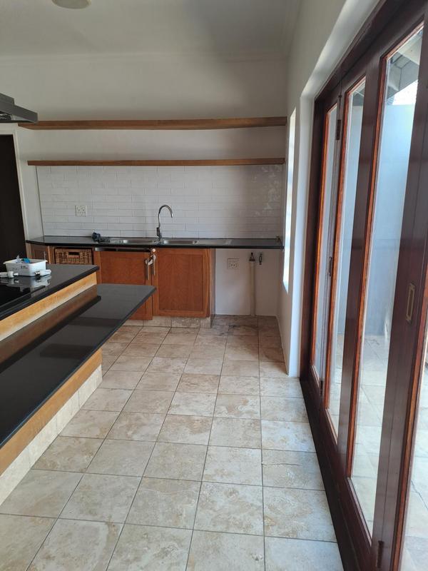 To Let 4 Bedroom Property for Rent in Emmarentia Gauteng