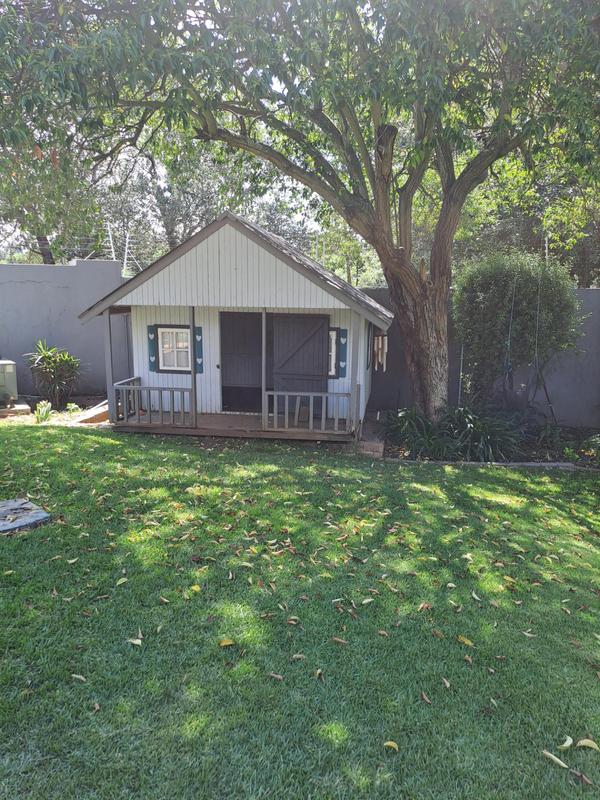 To Let 4 Bedroom Property for Rent in Emmarentia Gauteng