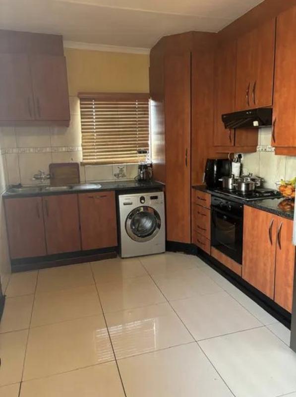 To Let 3 Bedroom Property for Rent in Clayville Gauteng