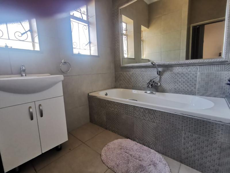 4 Bedroom Property for Sale in Casseldale Gauteng