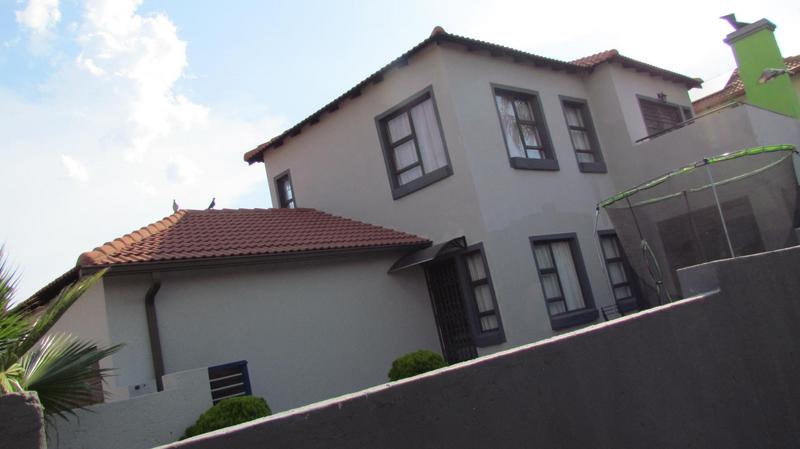 3 Bedroom Property for Sale in Noordwyk Gauteng