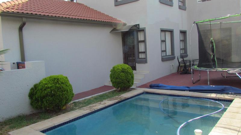 3 Bedroom Property for Sale in Noordwyk Gauteng