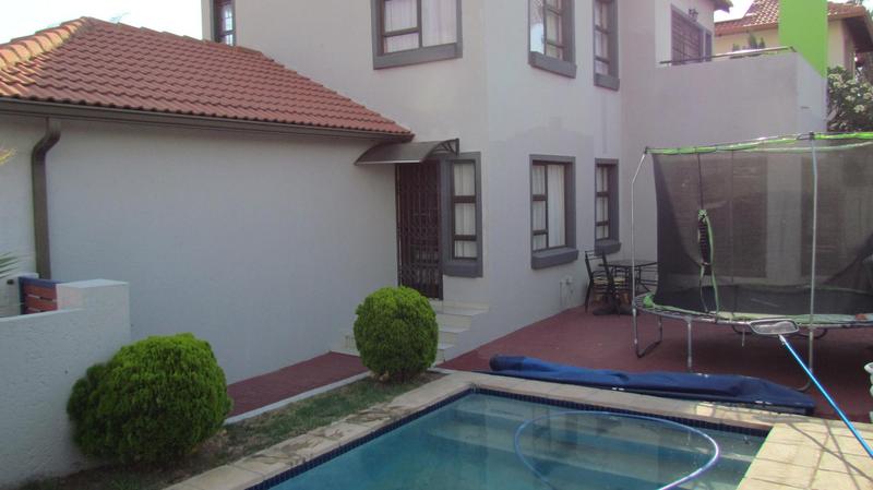 3 Bedroom Property for Sale in Noordwyk Gauteng