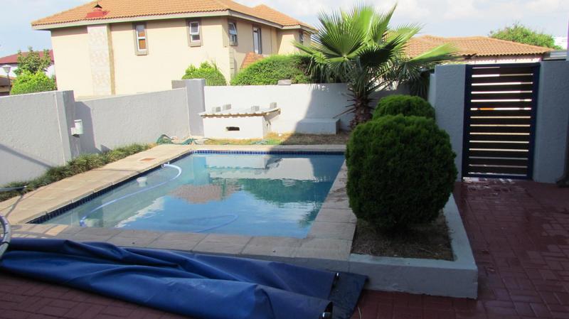 3 Bedroom Property for Sale in Noordwyk Gauteng