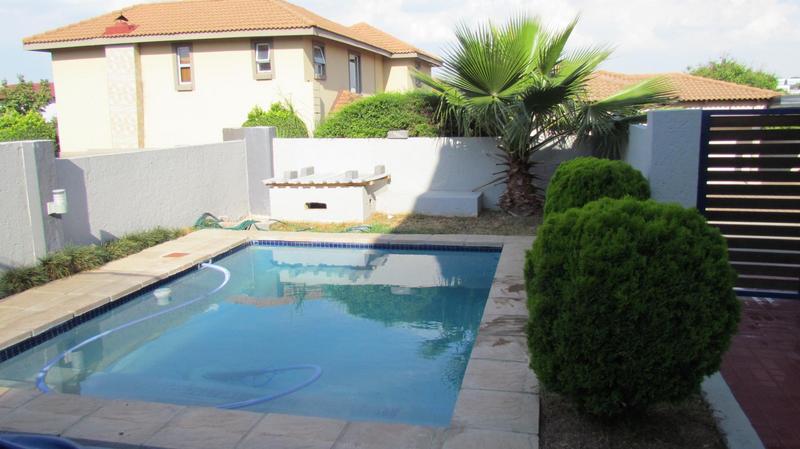 3 Bedroom Property for Sale in Noordwyk Gauteng