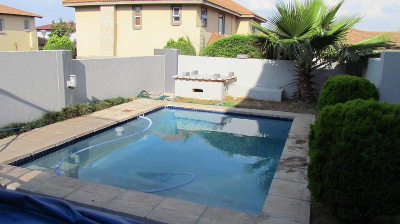 3 Bedroom Property for Sale in Noordwyk Gauteng