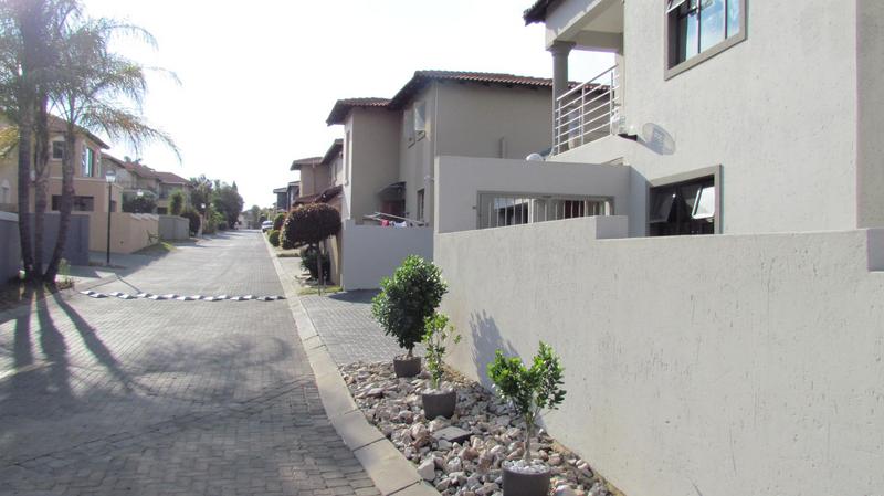 3 Bedroom Property for Sale in Noordwyk Gauteng