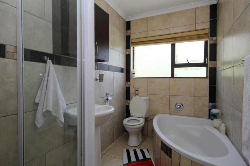 3 Bedroom Property for Sale in Thatchfield Gauteng