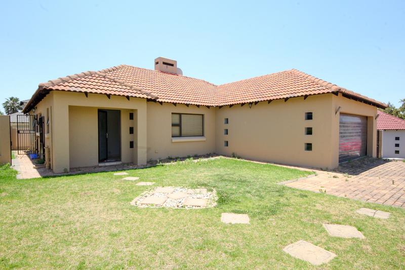 3 Bedroom Property for Sale in Thatchfield Gauteng