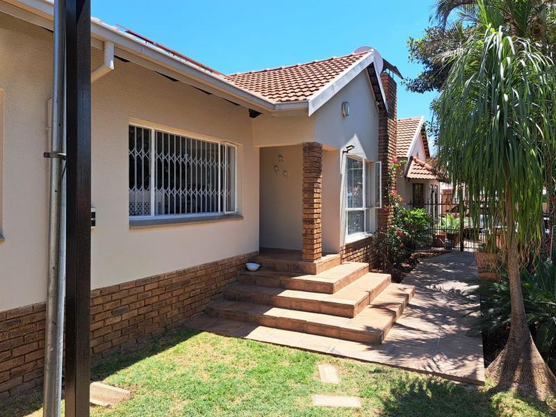 4 Bedroom Property for Sale in Magalieskruin Gauteng