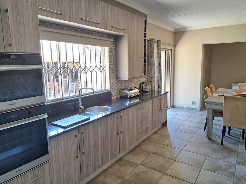 4 Bedroom Property for Sale in Magalieskruin Gauteng