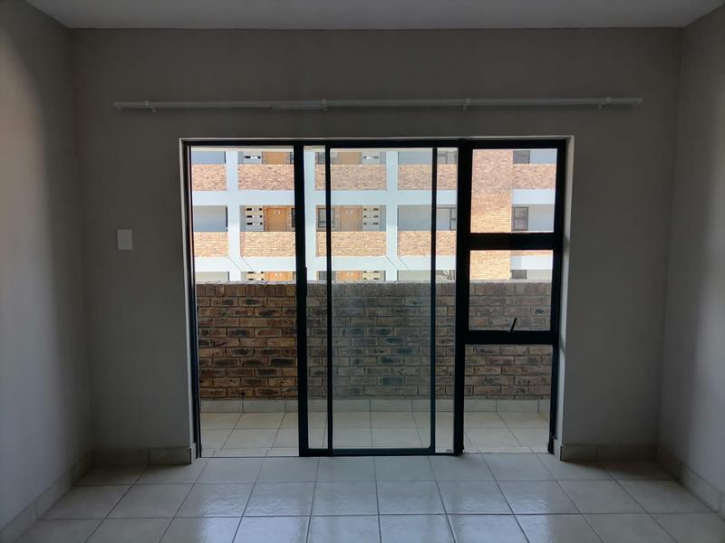 To Let 2 Bedroom Property for Rent in Groblerpark Gauteng