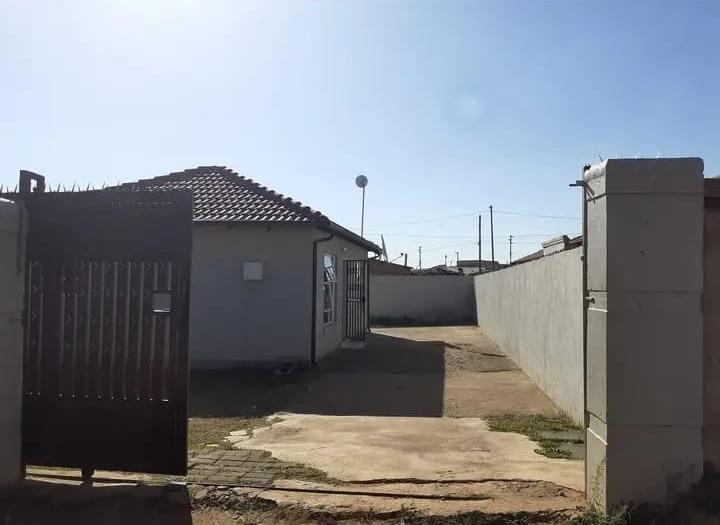 2 Bedroom Property for Sale in Bram Fischerville Gauteng