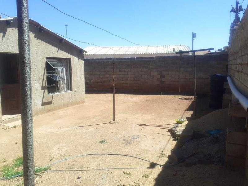 2 Bedroom Property for Sale in Mapetla Gauteng