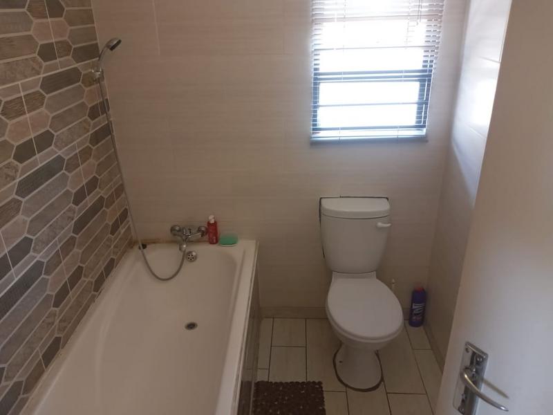 3 Bedroom Property for Sale in Klippoortjie Gauteng