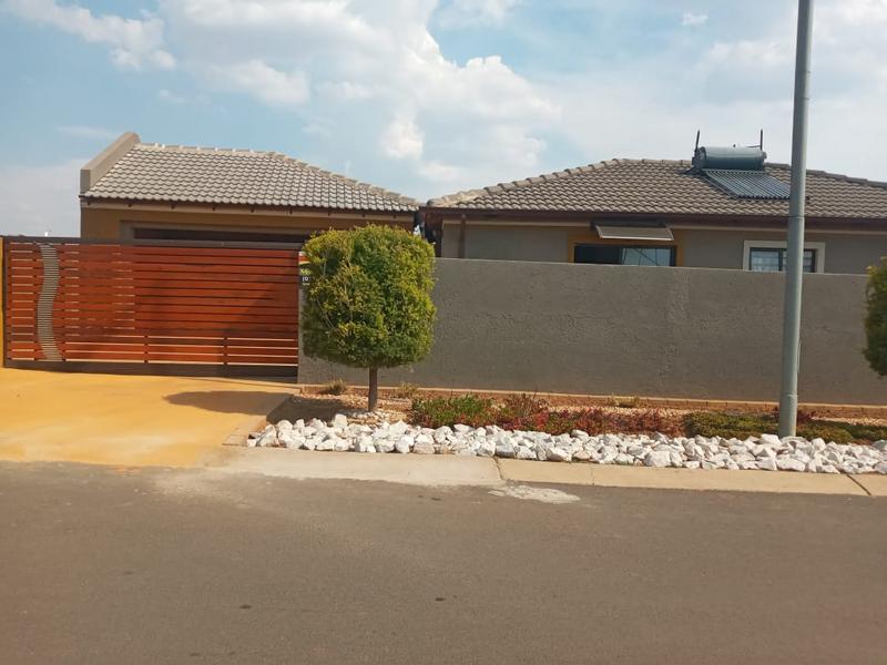 3 Bedroom Property for Sale in Klippoortjie Gauteng