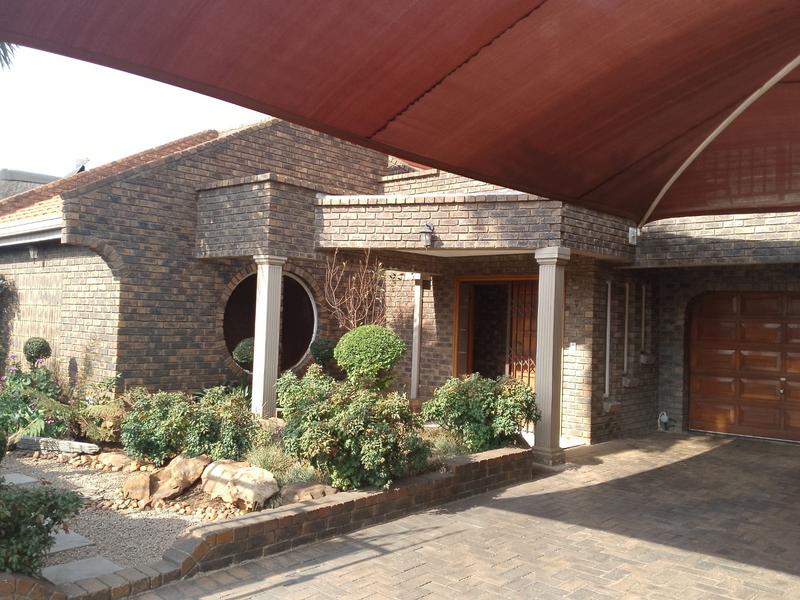 3 Bedroom Property for Sale in Petersfield Gauteng