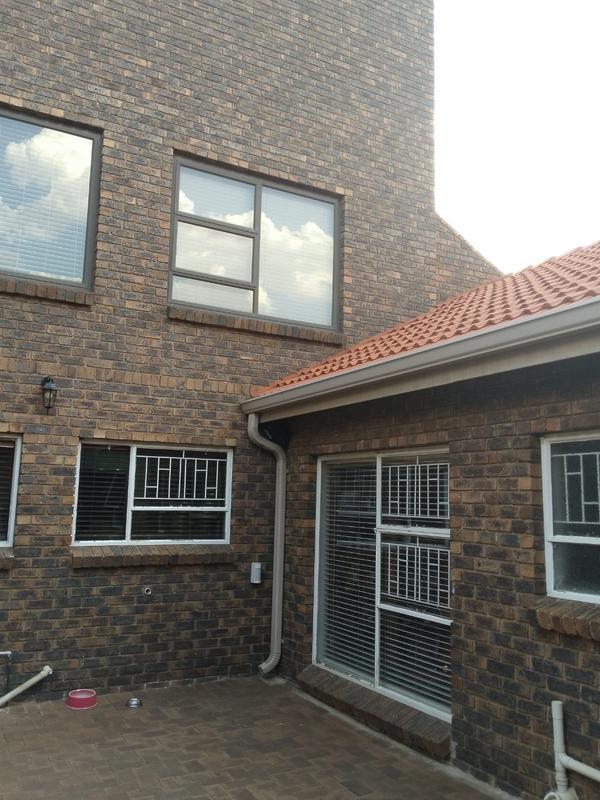 3 Bedroom Property for Sale in Petersfield Gauteng