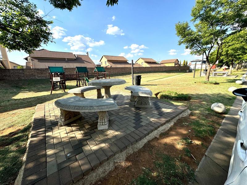 To Let 3 Bedroom Property for Rent in Pomona Gauteng