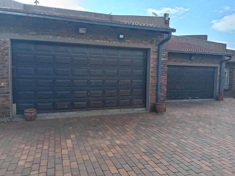 Commercial Property for Sale in Crystal Park Gauteng