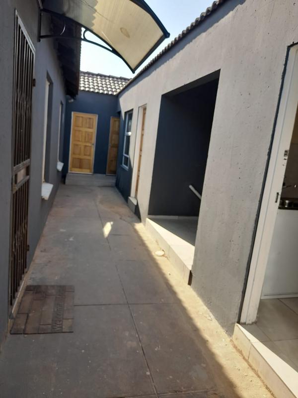 To Let 0 Bedroom Property for Rent in Dawn Park Gauteng