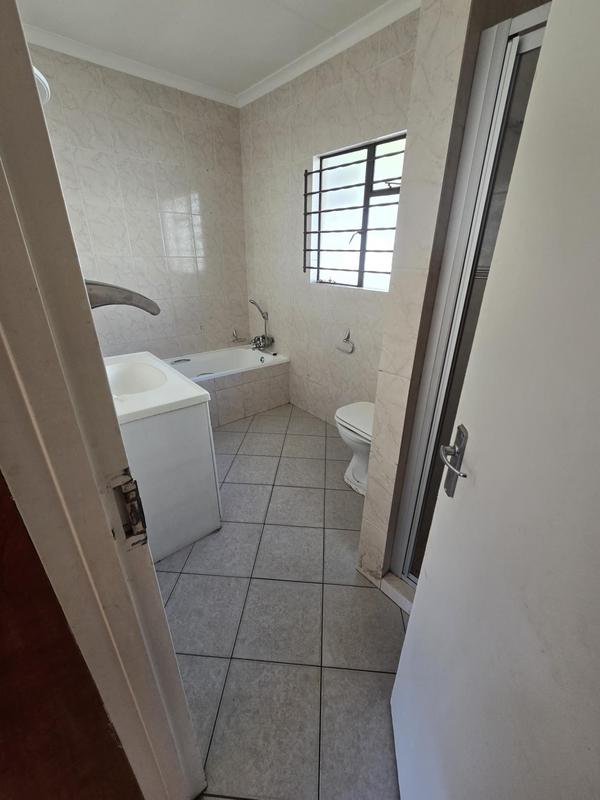 To Let 2 Bedroom Property for Rent in Cyrildene Gauteng