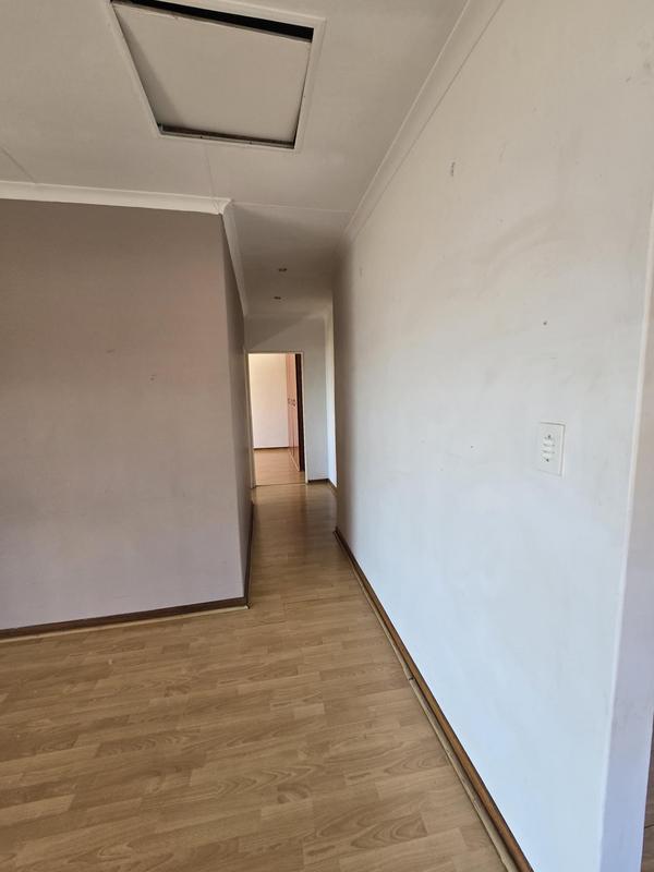 To Let 2 Bedroom Property for Rent in Cyrildene Gauteng