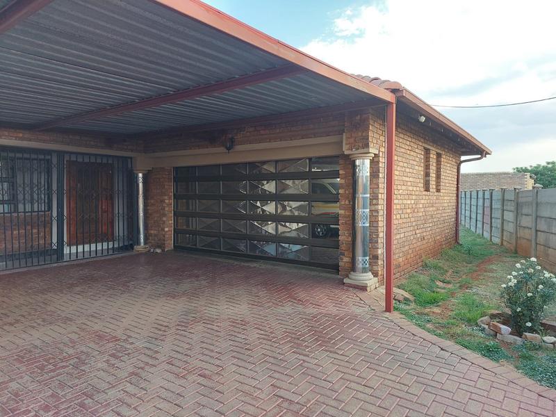 3 Bedroom Property for Sale in Dawn Park Gauteng