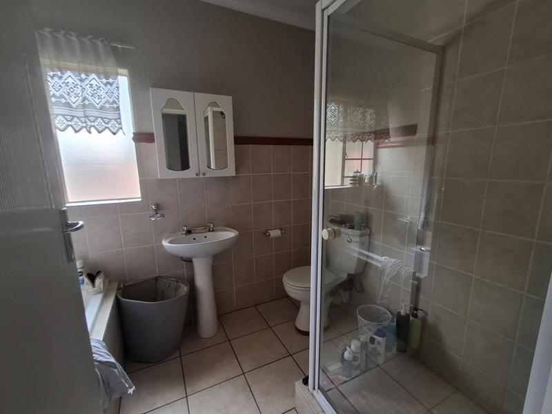 To Let 2 Bedroom Property for Rent in Annlin Gauteng