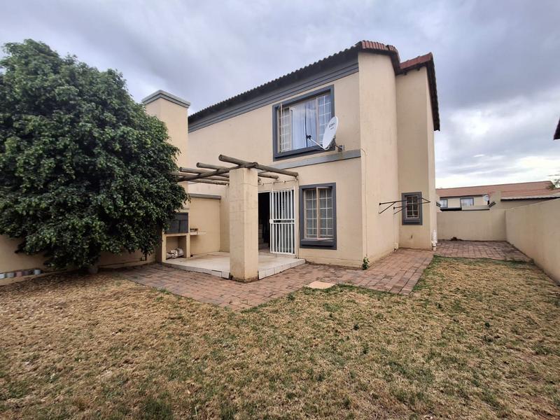 To Let 2 Bedroom Property for Rent in Annlin Gauteng