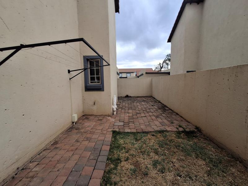 To Let 2 Bedroom Property for Rent in Annlin Gauteng