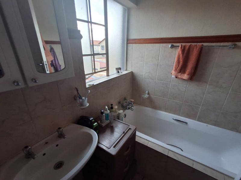 To Let 2 Bedroom Property for Rent in Annlin Gauteng