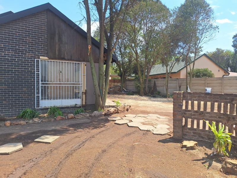 To Let 4 Bedroom Property for Rent in Selcourt Gauteng