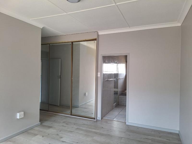 To Let 4 Bedroom Property for Rent in Selcourt Gauteng