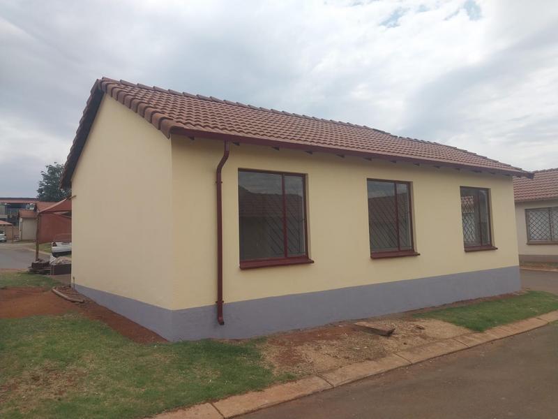 3 Bedroom Property for Sale in Clayville Gauteng