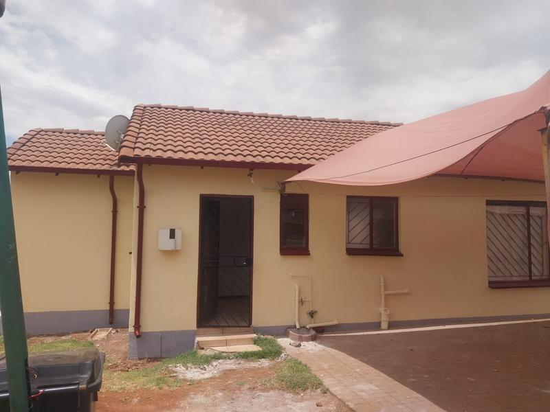 3 Bedroom Property for Sale in Clayville Gauteng