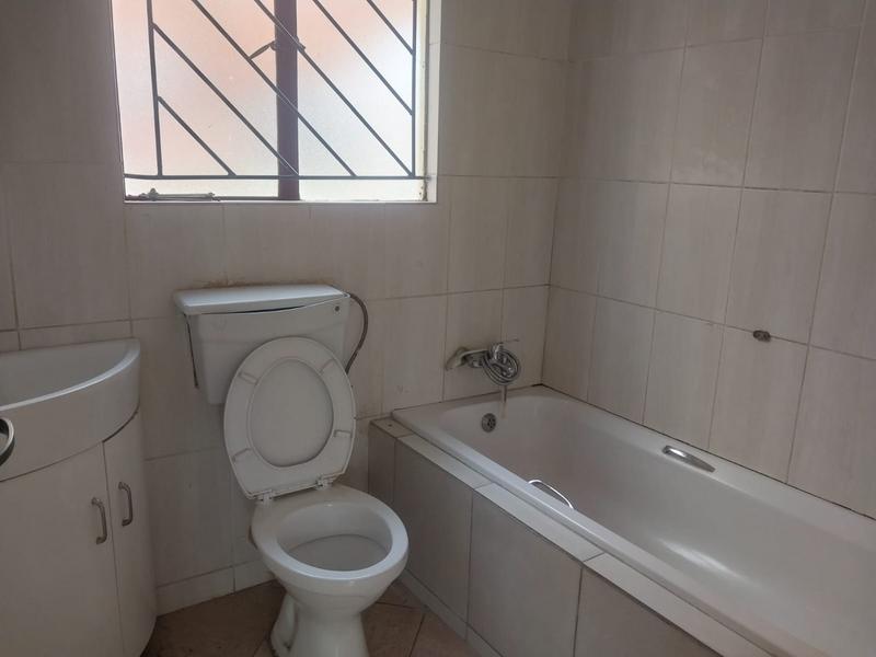 3 Bedroom Property for Sale in Clayville Gauteng