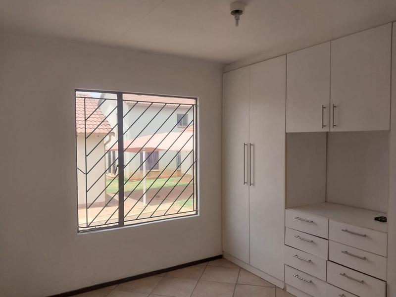 3 Bedroom Property for Sale in Clayville Gauteng