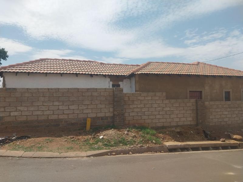 3 Bedroom Property for Sale in Clayville Gauteng