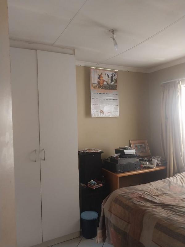 3 Bedroom Property for Sale in Clayville Gauteng