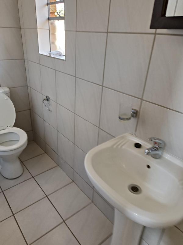 To Let 1 Bedroom Property for Rent in Die Wilgers Gauteng