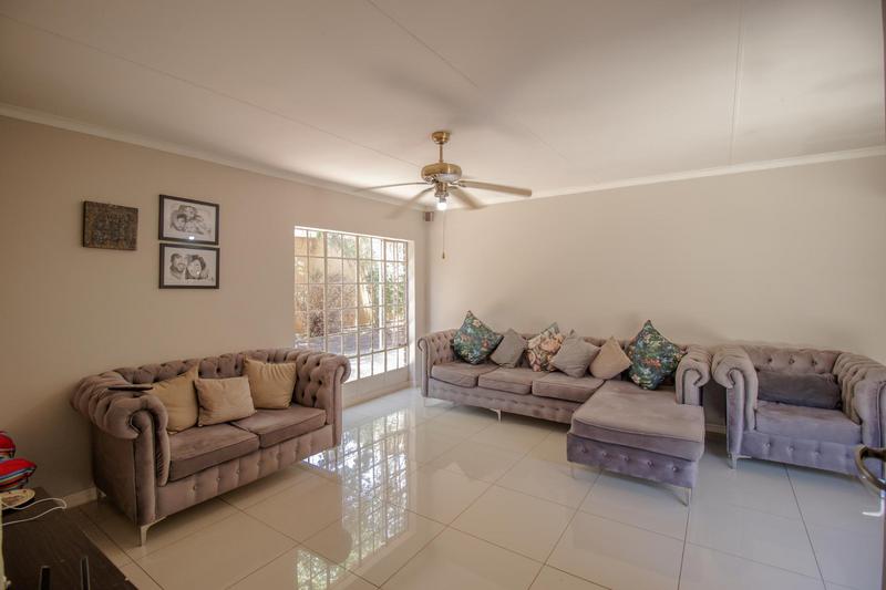 5 Bedroom Property for Sale in Sharonlea Gauteng