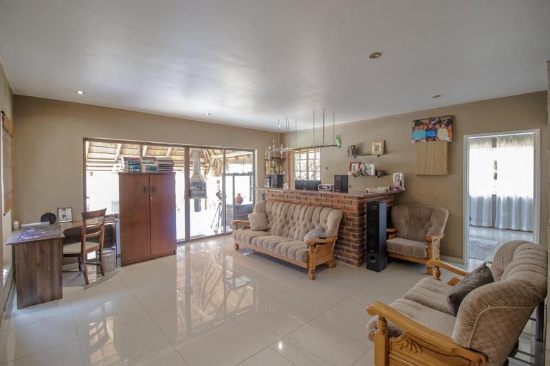 5 Bedroom Property for Sale in Sharonlea Gauteng