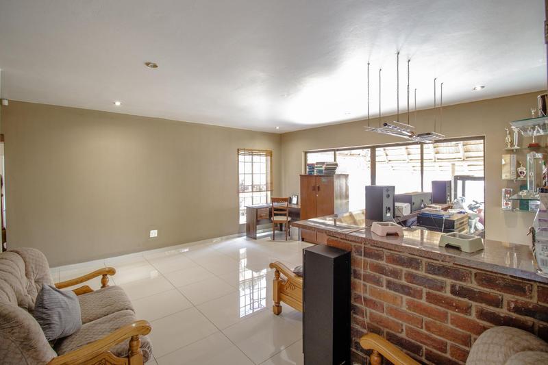 5 Bedroom Property for Sale in Sharonlea Gauteng