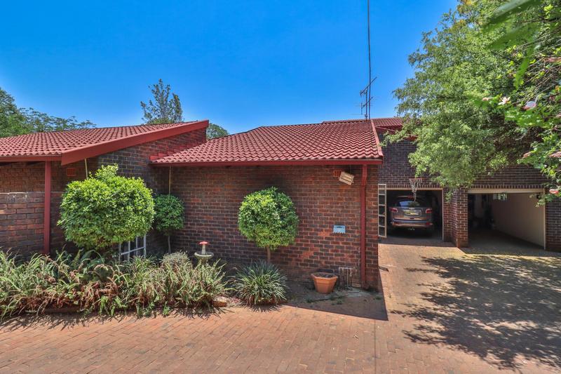 5 Bedroom Property for Sale in Sharonlea Gauteng