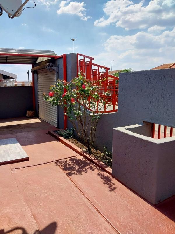 To Let 3 Bedroom Property for Rent in Pimville Gauteng