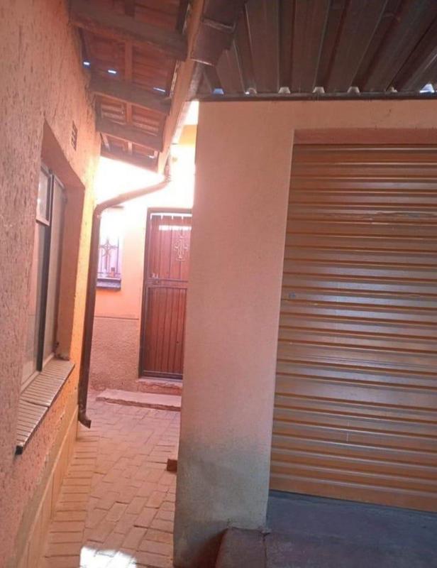 2 Bedroom Property for Sale in Diepkloof Gauteng