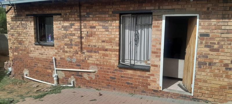 5 Bedroom Property for Sale in Lombardy East Gauteng