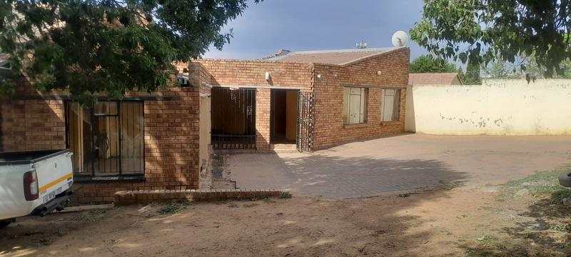 5 Bedroom Property for Sale in Lombardy East Gauteng